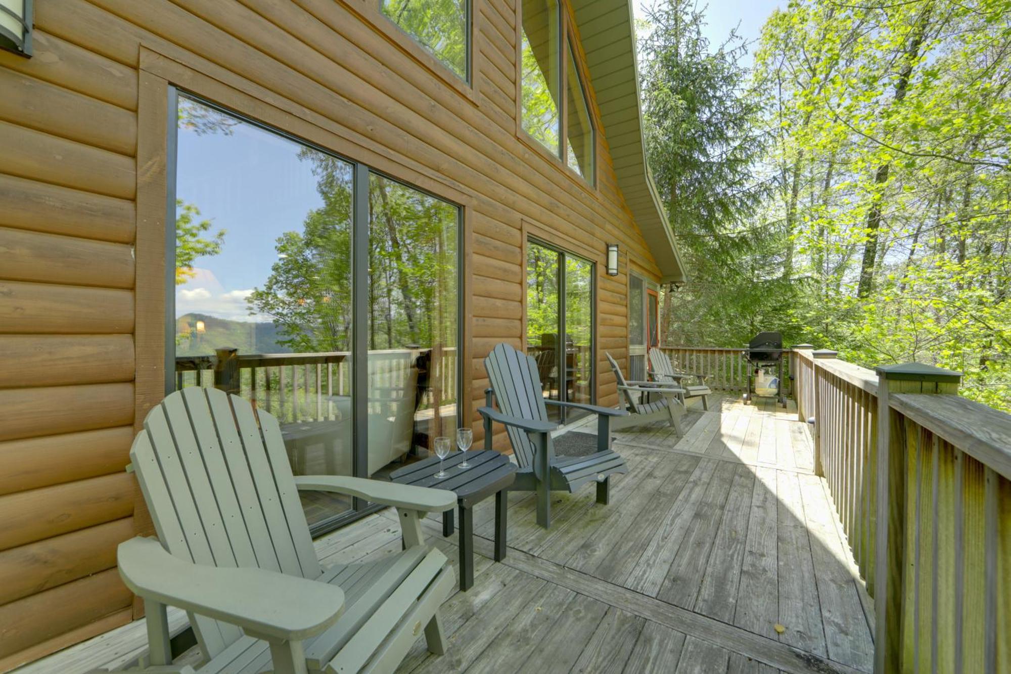 Bryson City Cabin With Hot Tub And Mountain Views! エクステリア 写真