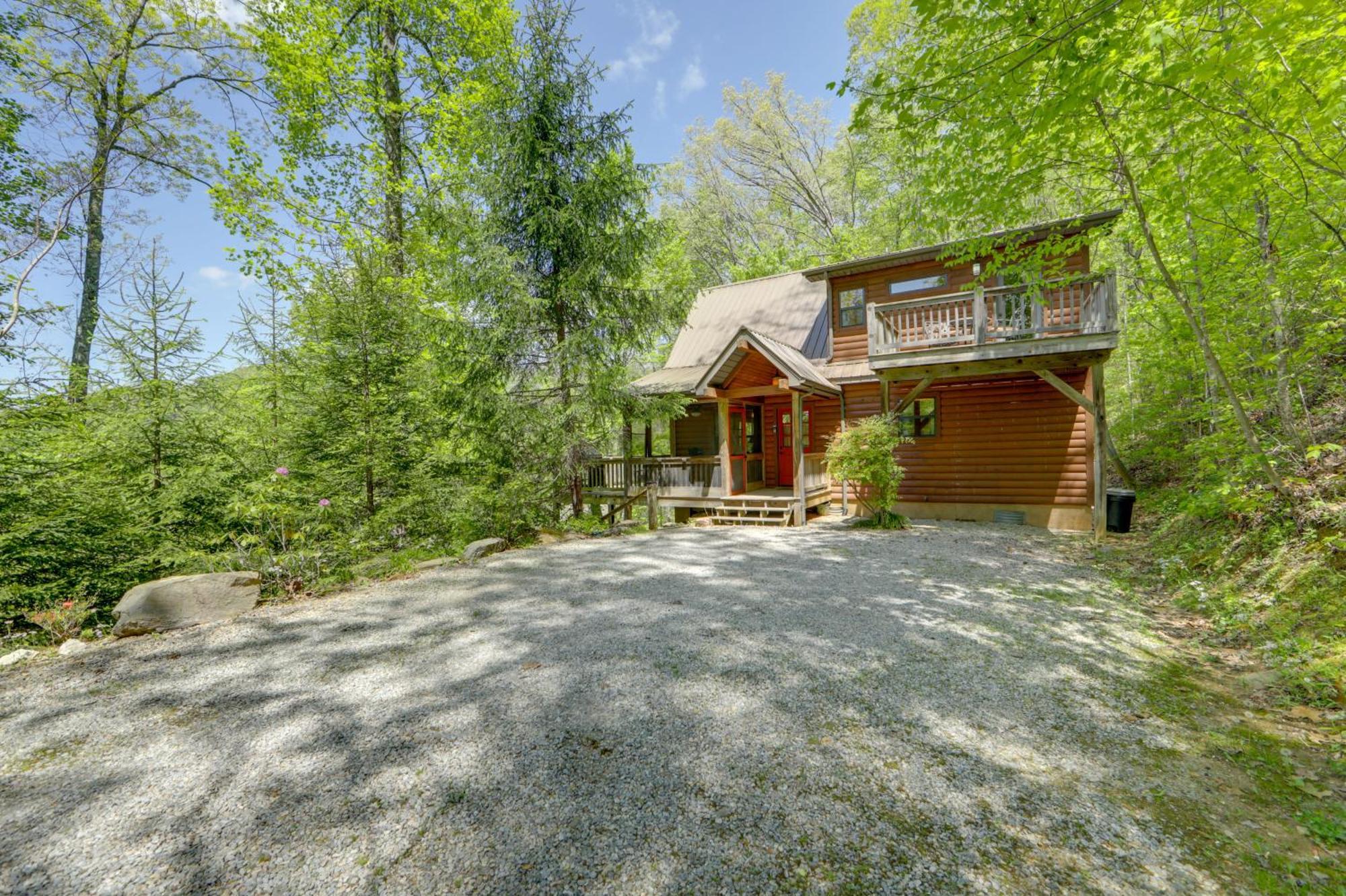 Bryson City Cabin With Hot Tub And Mountain Views! エクステリア 写真