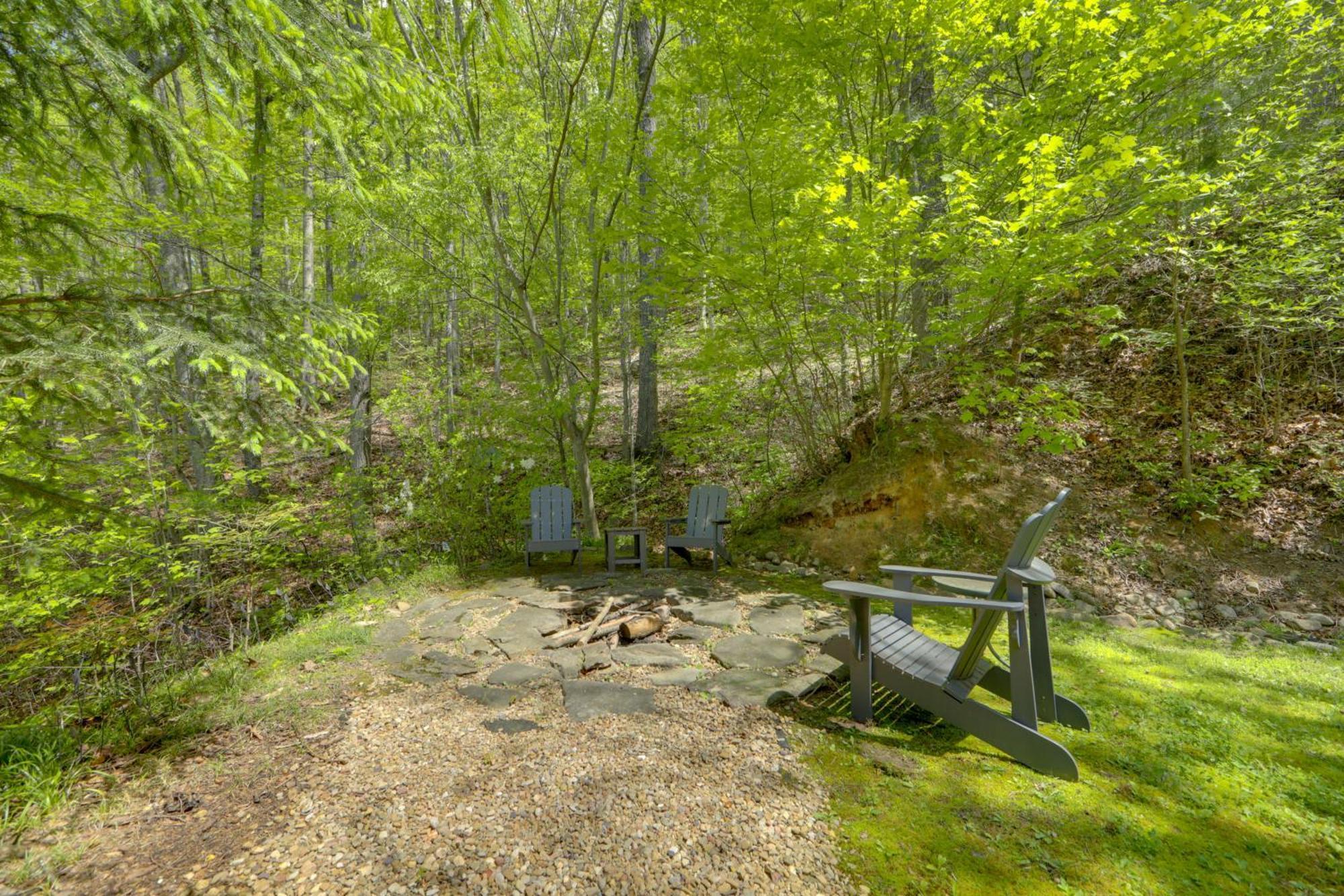 Bryson City Cabin With Hot Tub And Mountain Views! エクステリア 写真